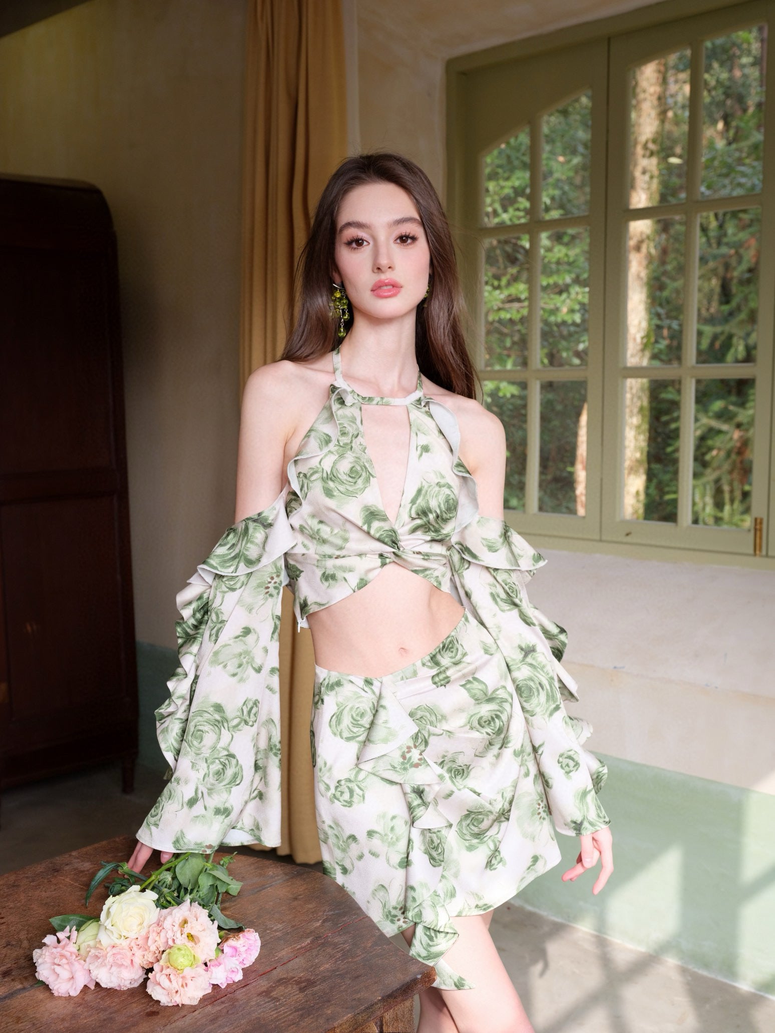Green Floral Print Off-shoulder Ruffle Halter Crop Top