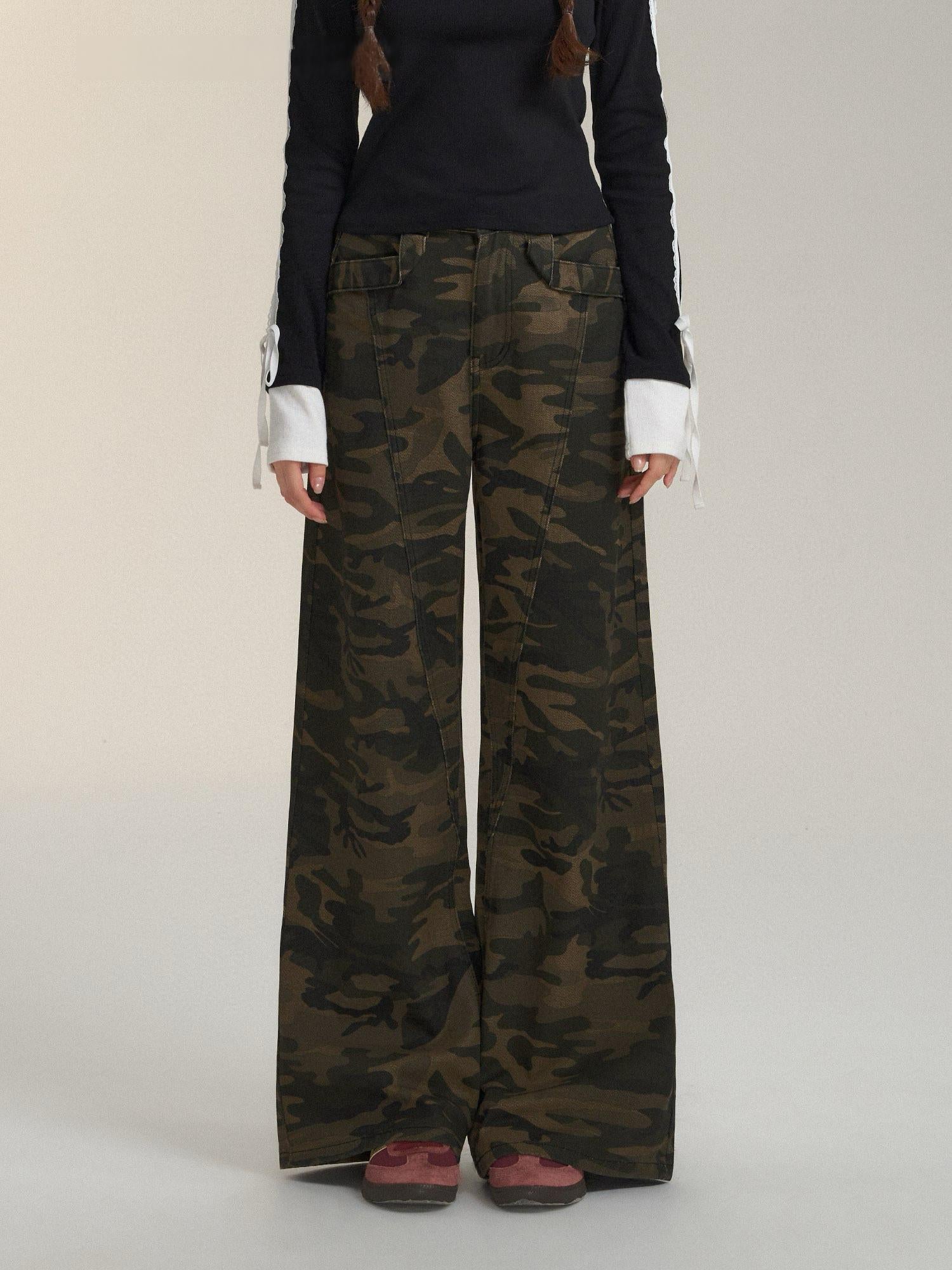 Retro Wide-Leg Camouflage Cargo Pants