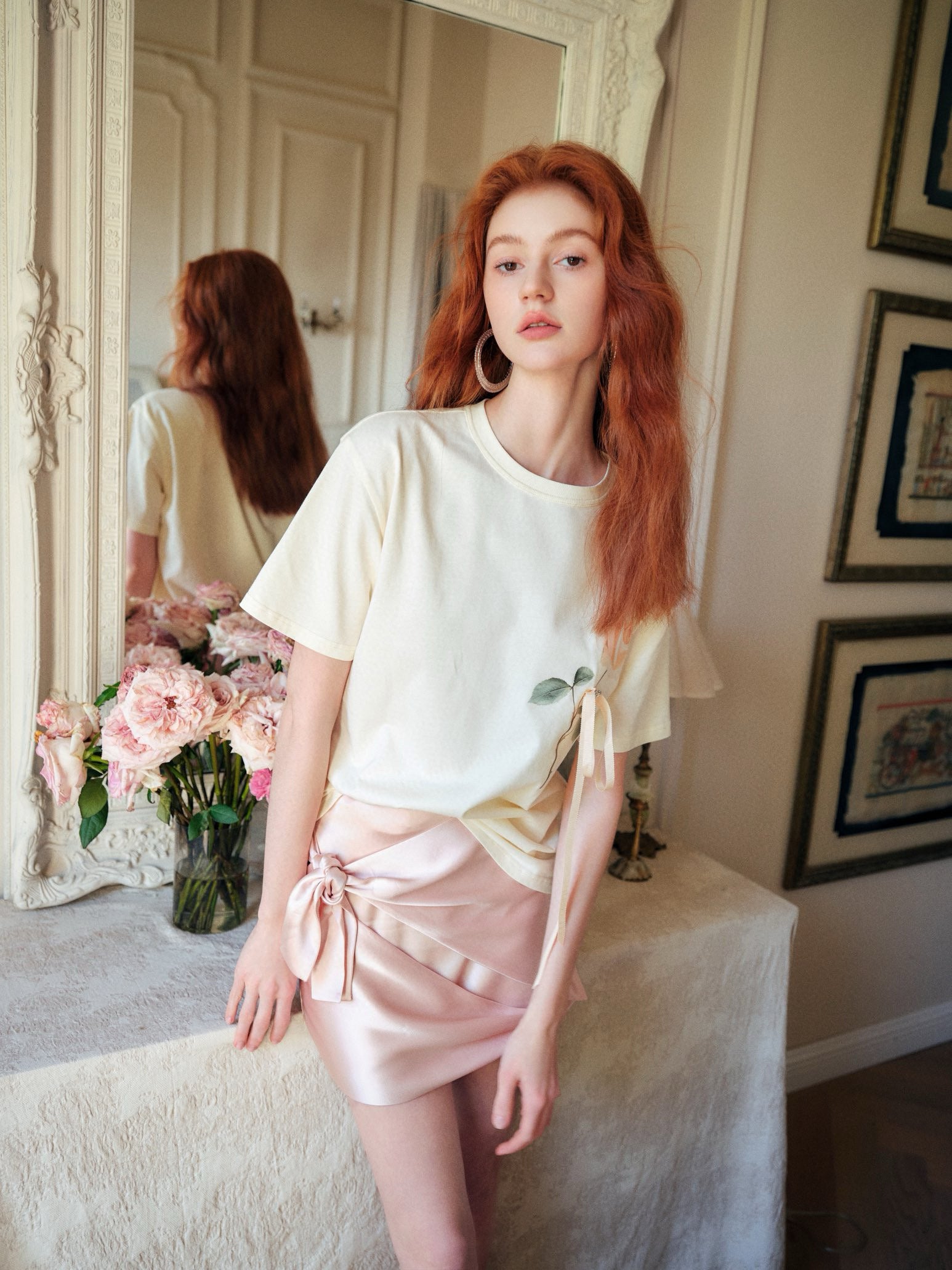 Creamy Rose Lace-up T-shirt