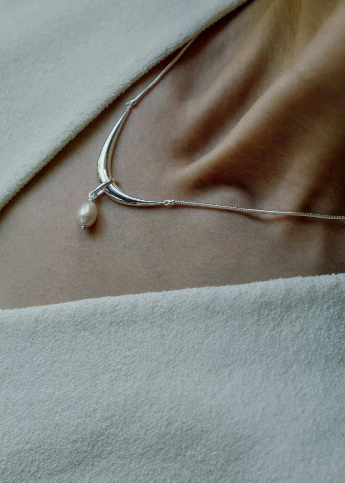 Pearl Smile Pendant Chain Necklace
